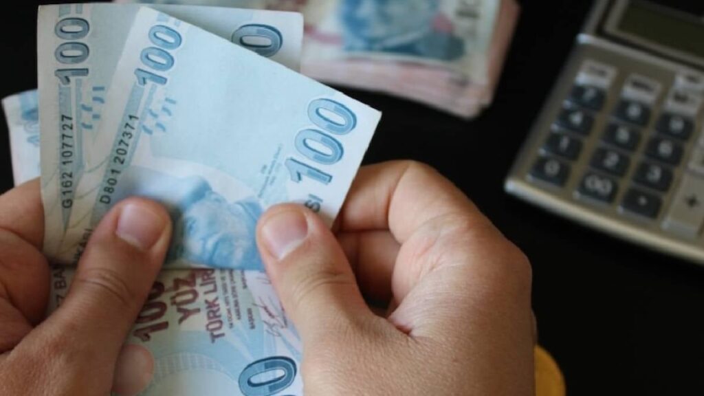 Üniversiteye gidecekler dikkat! Tercih yapan nakit 100 bin lira, aylık 10 bin ve ücretsiz konaklama bursu alacak