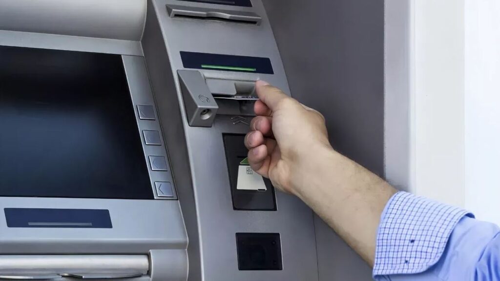 Başka ATM’lerden para çekerken ücret alınması yasaklandı: Dün itibariyle yürürlüğe girdi