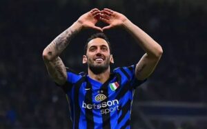 Galatasaray Hakan Çalhanoğlu için yeniden masada