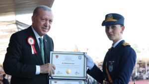 Hava Harp Okulu birincisi bu yıl da kadın teğmen oldu