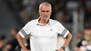 Jose Mourino maç sonrası gönderme: Benim görmediğim şeyleri görüyorlar