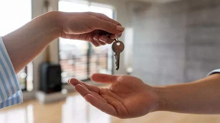 Kira artışı öğrencileri vurdu: Uzmanlardan kritik sözleşme uyarısı geldi