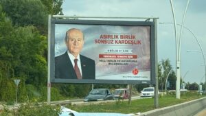 MHP ‘Terörsüz Türkiye’ için sahaya indi: Ankara’ya ‘9 bölge’ afişleri asıldı