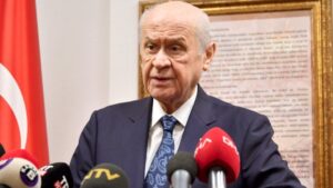 MHP’liler kızgın: Oy kaybı derinleşiyor