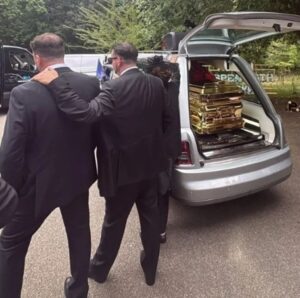 ‘Mezara mı götüreceksin’ sözü gerçek oldu! Altın tabutla gömüldü