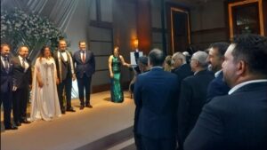 Milyonluk takıları bıraktı esnafın peşine düştü