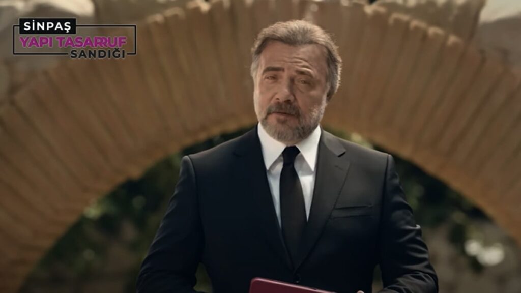 Oktay Kaynarca, Sinpaş Yapı Tasarruf Sandığı’nın reklam yüzü oldu