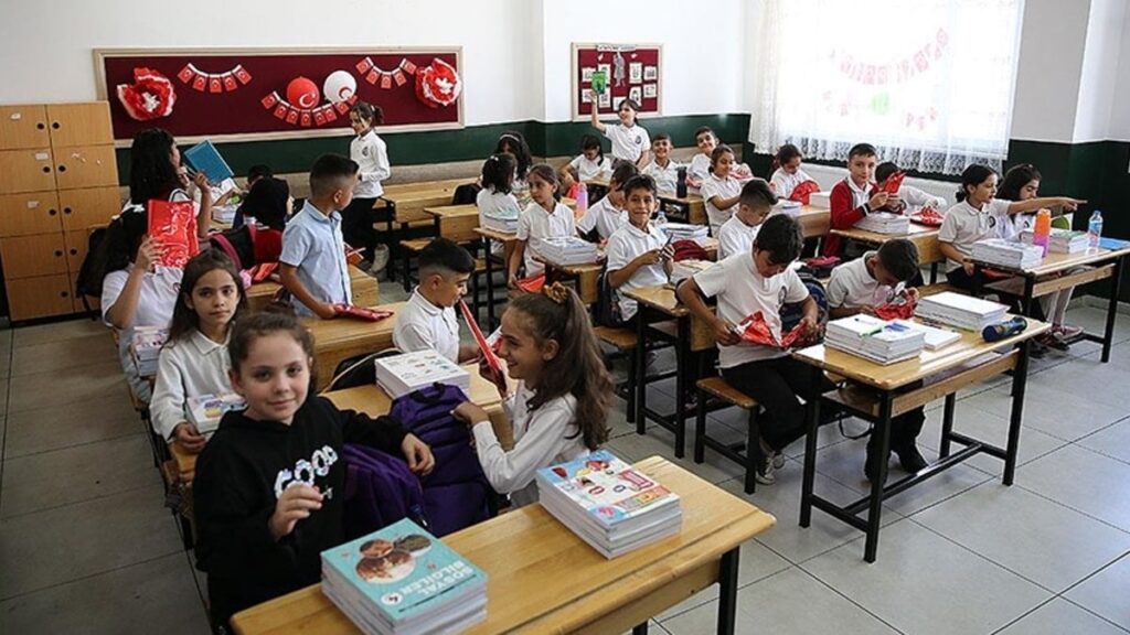 Okullardaki İngilizce dersinde radikal değişiklik: Üç ayrı grup oluşturulacak