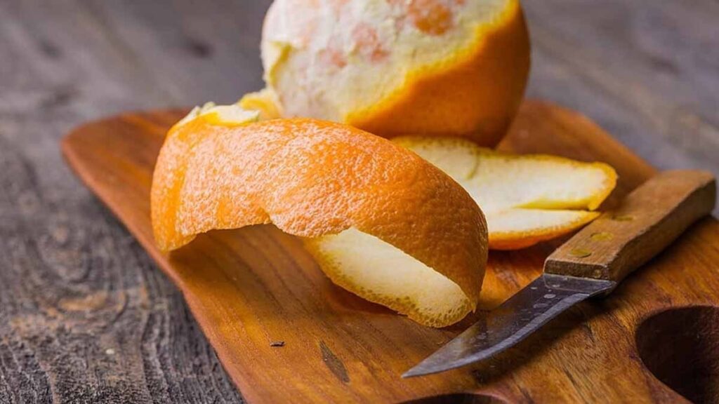 Portakalı yedikten sonra kabuklarını atmayın, eylül ayında evlerin etrafına yerleştirin! İngiltere’den gelen çağrı dikkat çekti