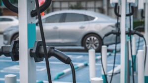 Sigorta şirketleri, fiyatlandırma politikalarını kökten değiştiriyor: 2. el elektrikli otomobiller elinizde patlayabilir!