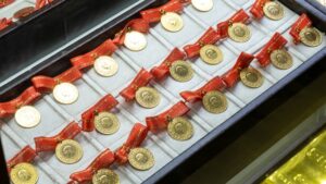 Trump’ın hamlesi piyasalarda deprem yarattı: Önümüzdeki yıl gram altın 6 bin liraya çıkabilir