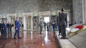 19 Mart’ı Atatürk’e şikayet etti