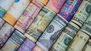 ABD’nin vize kararı ülkenin para birimini yerle bir etti! Resmen dibe vurdular