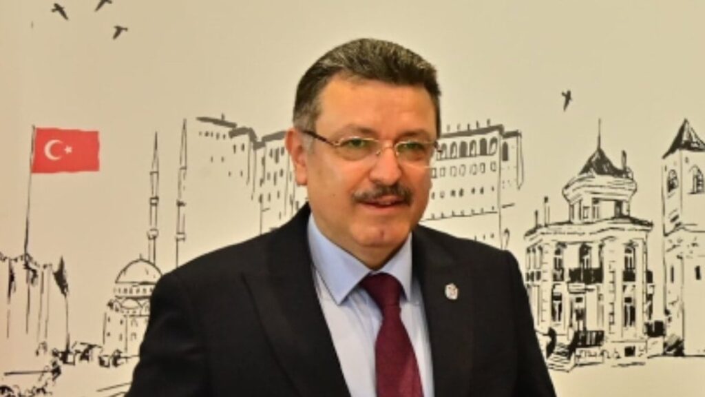 Ahmet Metin Genç’e para cezası