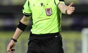 Altay- Eskişehirspor maçı öncesi hakeme bıçaklı saldırı