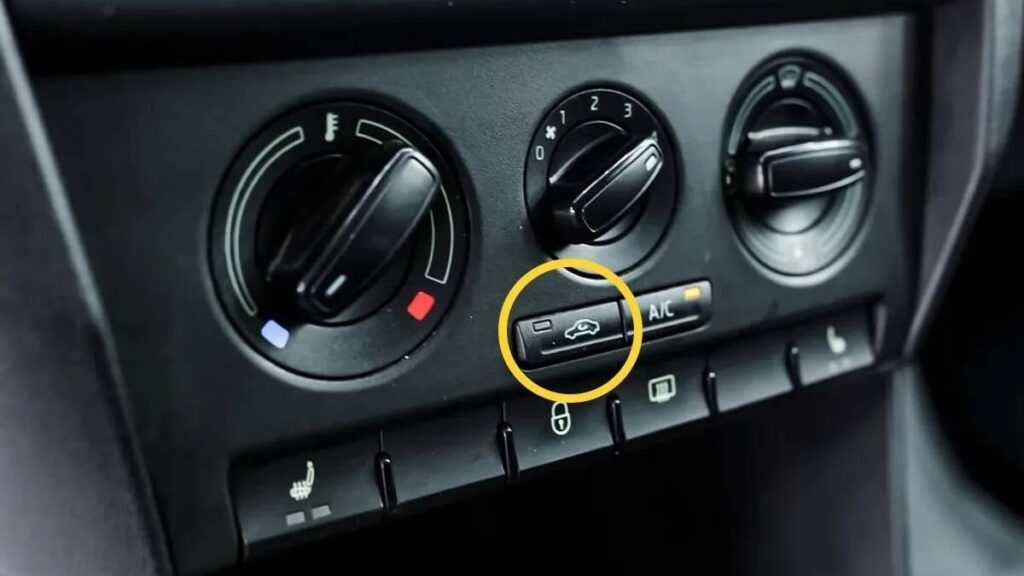 Arabalarda bulunan bu düğmenin faydasına çok şaşıracaksınız