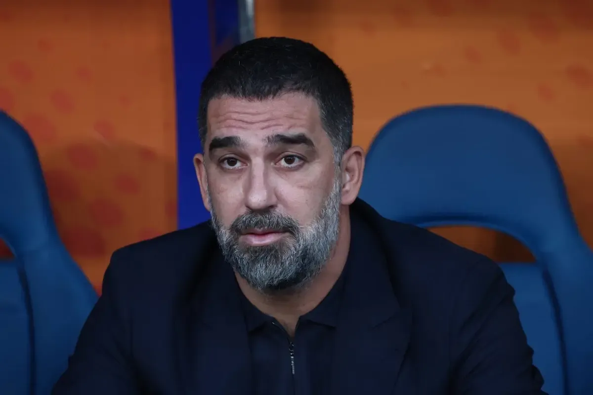 Arda Turan son dakikalarda  yıkıldı… Dondu kaldı…