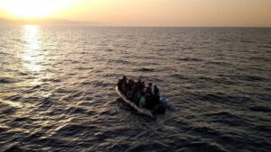 BM Mülteci Ajansı, yerinden edilmelerin artmasına rağmen bütçesini azaltıyor