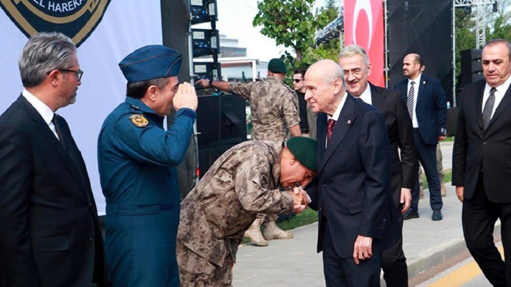 Bahçeli’nin elini öpmesiyle gündeme gelmişti! Süleyman Karadeniz emniyet müdürü oldu