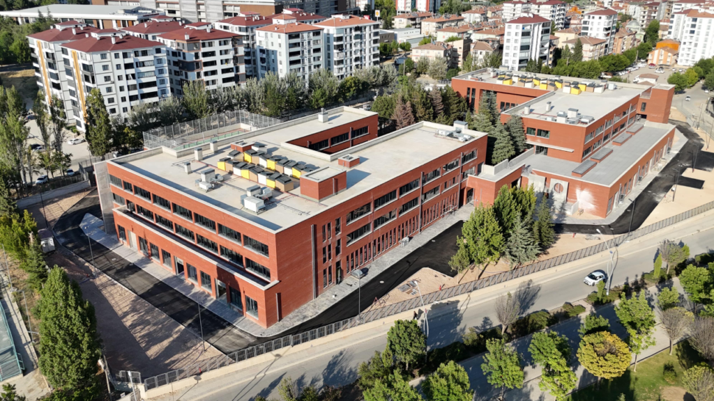 Depremde yıkıldı, CHP’yle yeniden yükseldi… Açılışını Özgür Özel yapacak