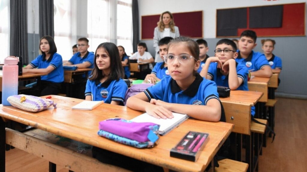 Ders kitaplarına İslami müfredat