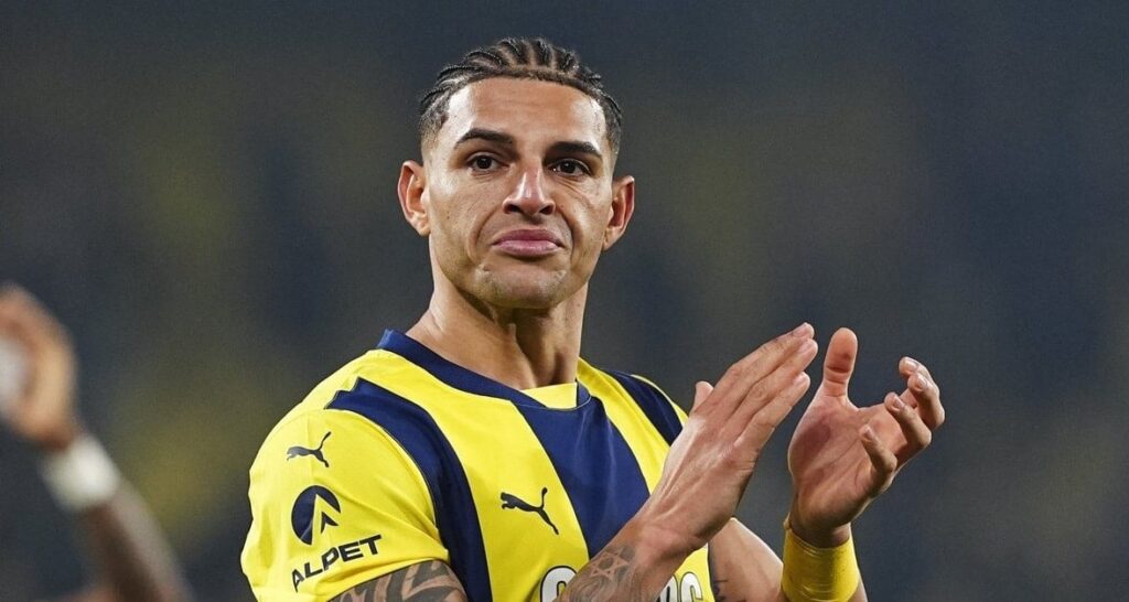 Fenerbahçe’de peş peşe ayrılıklar