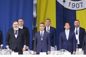 Fenerbahçe’de yönetime yetki verilmedi! Aziz Yıldırım’ın dediği oldu