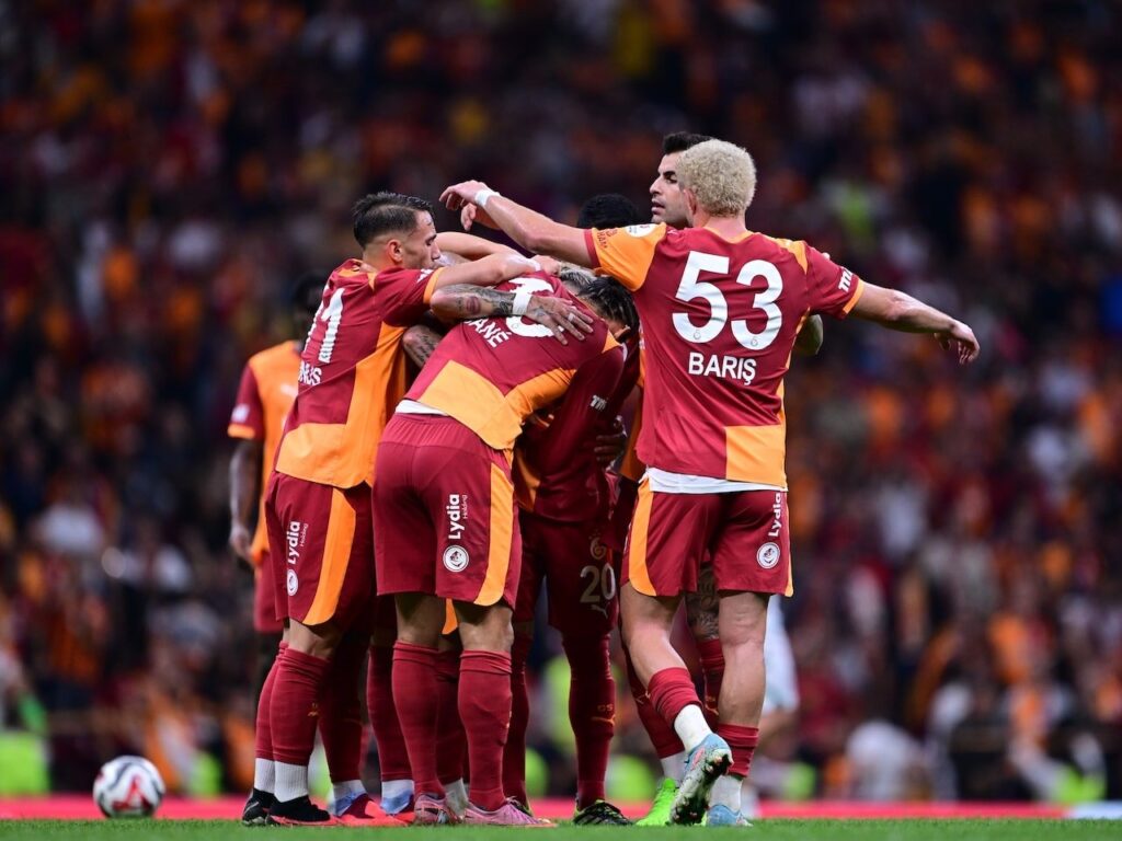 Galatasaray İstanbul dışına çıkmıyor! Şubat’a kadar…