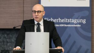 Göç tarihinde bir ilk… Alman İç İstihbaratı’nın başına bir Türk geliyor