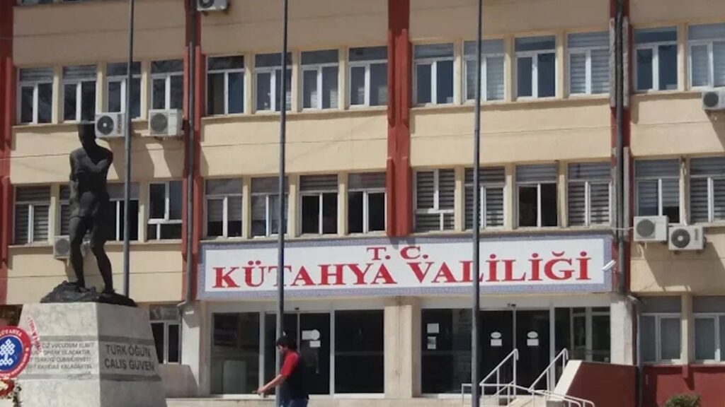 Kütahya’daki 5.4 depreminin ardından Valilikten ilk açıklama!