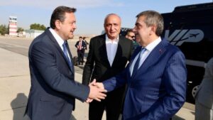 Laik eğitimi hedef alan bakana CHP’li vekilden karşılama