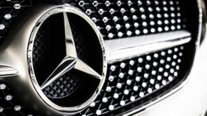 Mercedes, Tesla’ya özendi: Yatırım için harekete geçti