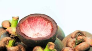 ‘Meyvelerin Kraliçesi’ namını taşıyor, içinde adeta bir hazine saklıyor: C vitamini, folat, manganez, bakır…