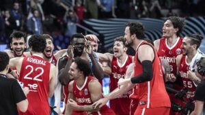 Milli Takım’ı bıraktığını açıkladı! 12 Dev Adam’a veda etti