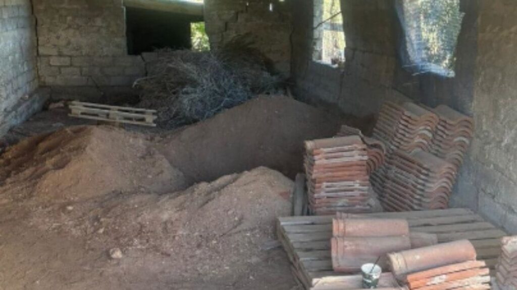 Ölen annesini ahıra gömüp emeklilik maaşını almaya devam etti!