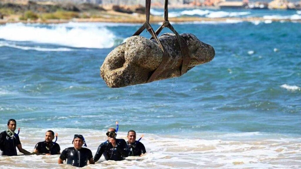 Onlarcasını denizde bulunca apar topar vinçleri çağırdılar