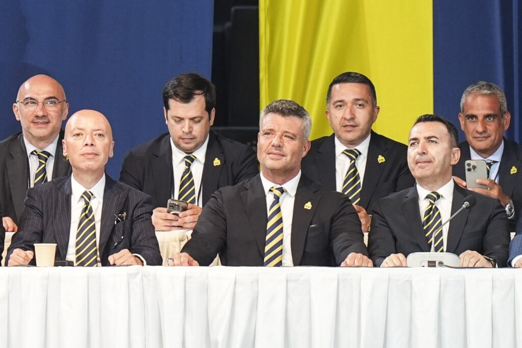 Sadettin Saran ateşten gömlek giydi! Samandıra kaynıyor