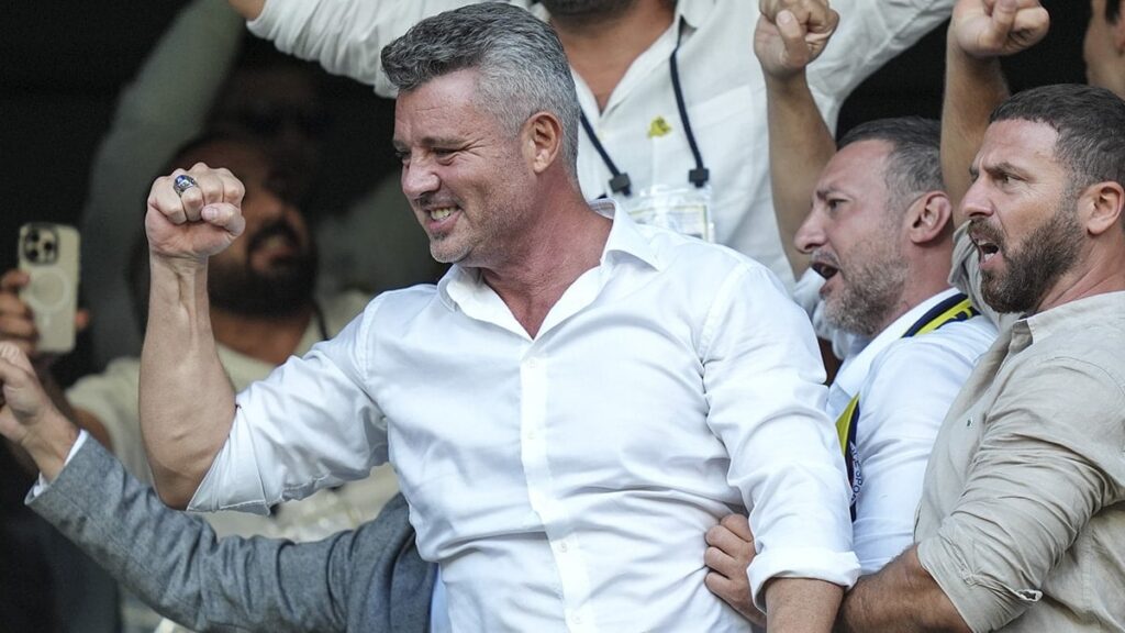 Kimsenin gözünün yaşına bakmıyor! Sadettin Saran Dünyaca ünlü isme “Güle güle” dedi