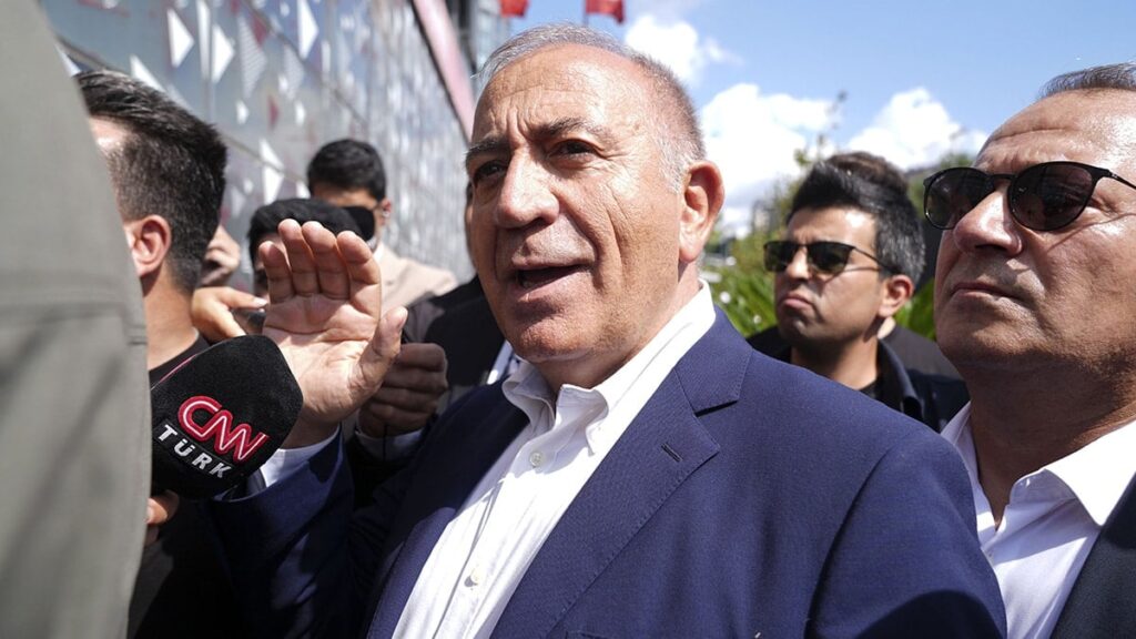 Son Dakika… Gürsel Tekin gerginliği yarına erteledi: ‘Yarın gideceğim’