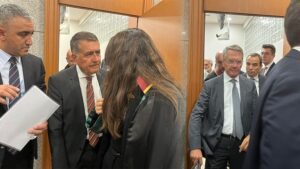 TÜSİAD Başkanı Turan ve YİK Başkanı Aras hakim karşısına çıktı: Dava bir kez daha ertelendi