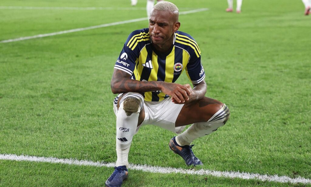 Talisca’dan ıslıklara karşı paylaşım!