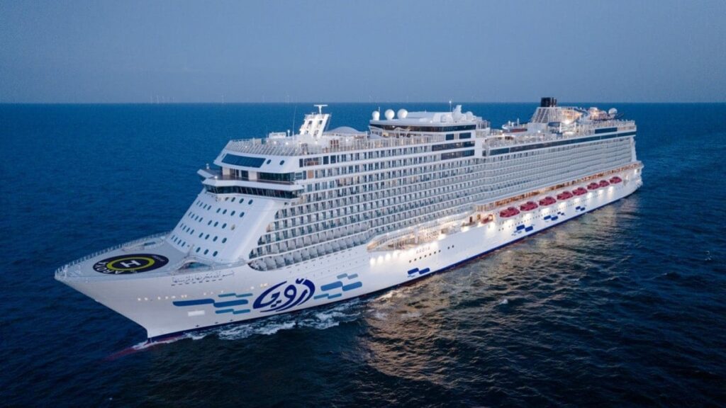 Ultra lüks gemiyle umreye gidiyorlar