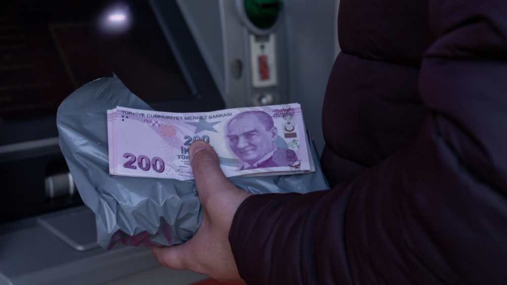 Yasa değişiyor: Maaşınızın yüzde 60’ına haciz konabilir