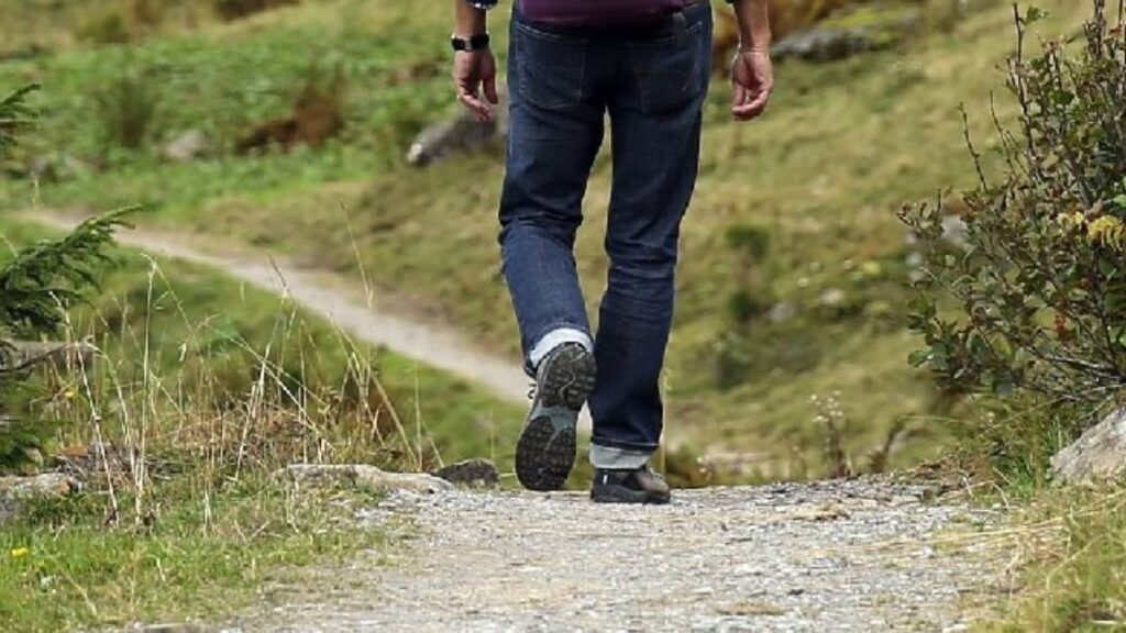 Yolda yürürken ayağına takıldı servet sahibi oldu