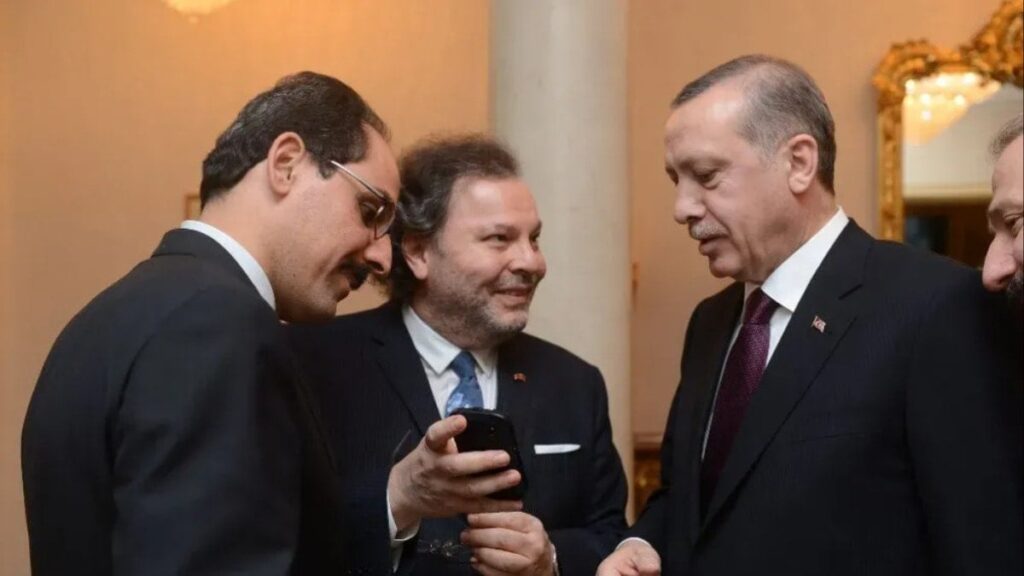 AKP’nin kurucusu ünlü iş insanı hakkında yakalama kararı çıkarılmış!