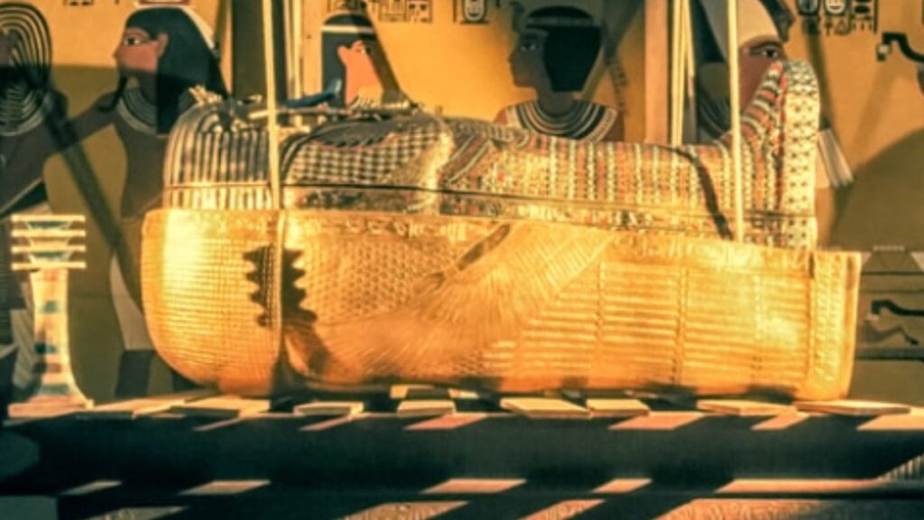 Antik sırlarla dolu mezar yok olmaya başladı