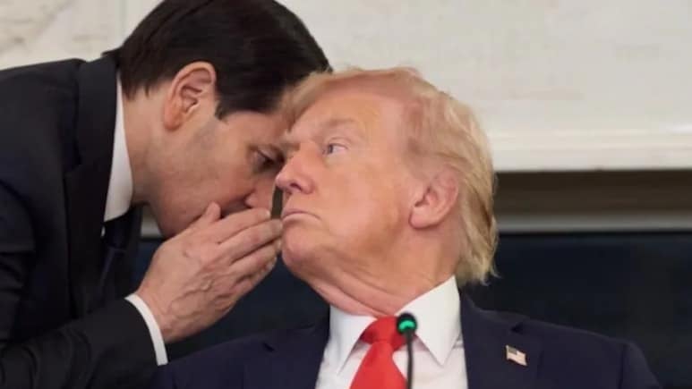 ‘Ateşkes’ sözünü duyan Trump toplantıyı terk etti, apar topar bilgisayarına koştu