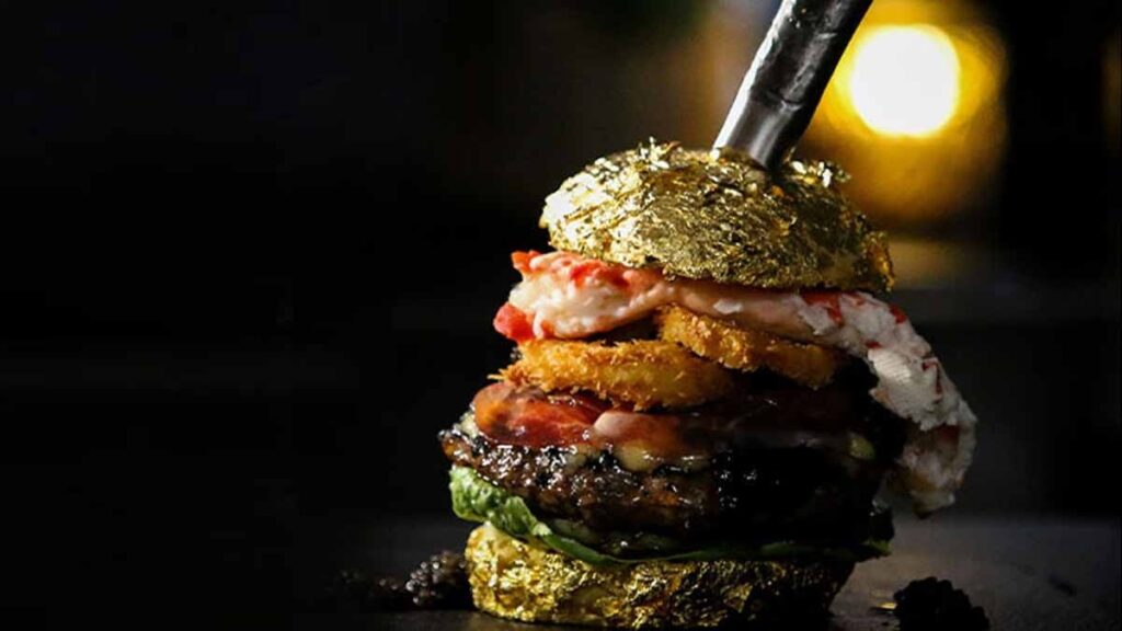 Bu hamburgerin fiyatı 460.000 TL, üstelik yemek için istemek de yetmiyor