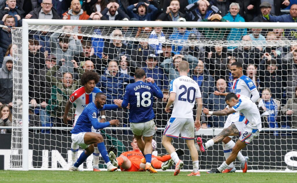Crystal Palace 90+3’te 19 maçlık seriyi kaybetti