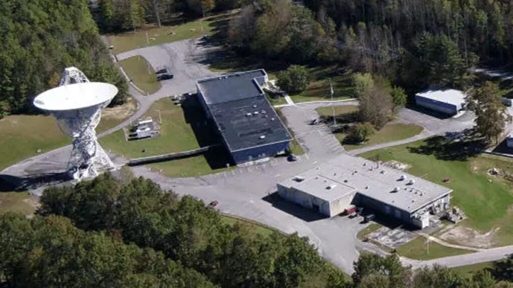 En gizli kararların verildiği bina yok pahasına satılıyor